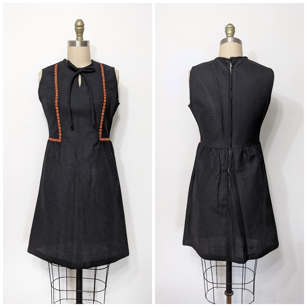 (48) vtg 1960s bohemian embroidered Aline fit black dress